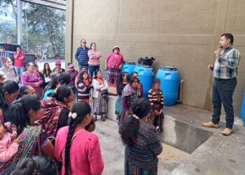 Capacitan a 50 agricultoras para la producción de hongos ostra