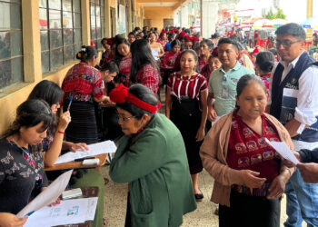 Entregan asistencia alimentaria a familias de Huehuetenango