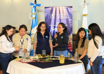 Extensionistas de Sololá y Quetzaltenango intercambian experiencias