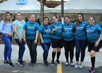 Fomentan actividades deportivas y emprendimientos en la sede central