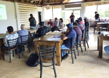 Productores de Jalapa y El Progreso son capacitados en temas de asociatividad