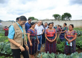 Verifican avances en Huerto Comunitario de Parramos