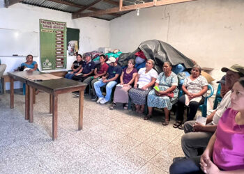 Capacitan a productores y productoras de café en plan de negocios