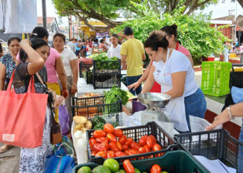 Productoras y productores de San Antonio Suchitepéquez se suman a la Feria del Agricultor
