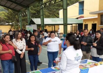 La SESAN promueve alimentación saludable en feria distrital con actividades lúdicas