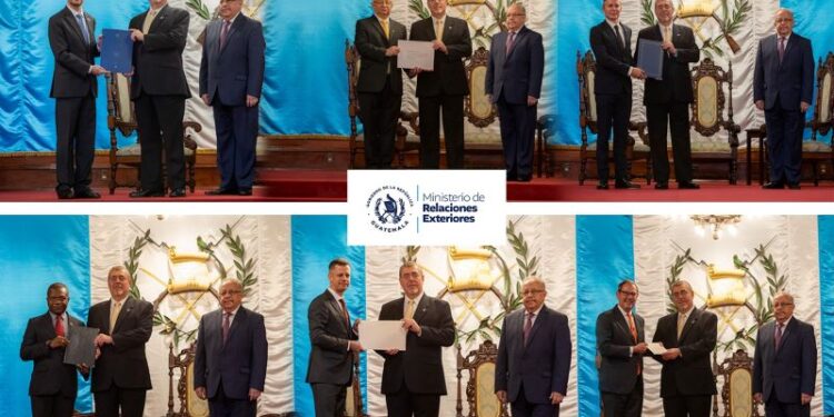 Seis nuevos Embajadores presentan Cartas Credenciales al Presidente de la República