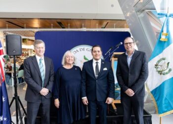Embajada de Guatemala en Australia inaugura exhibición en el aeropuerto de Canberra