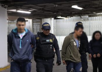 Capturan a tres presuntos asaltantes tras denuncia ciudadana