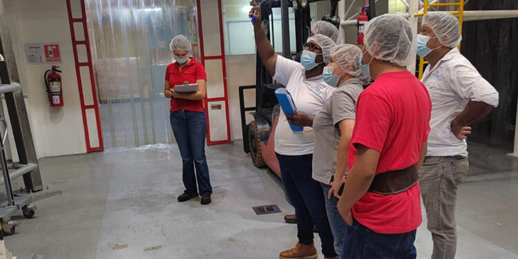 Empresa exportará miel a Costa Rica tras cumplir controles de sanidad