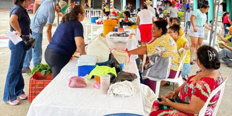Feria del Agricultor impulsa el comercio en Santa Ana, Petén