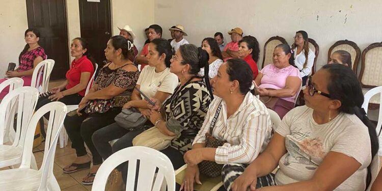 Fomentan el desarrollo comunitario