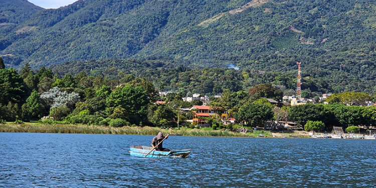 Sololá: Medida de ordenación promueve conservación de los recursos hidrobiológicos