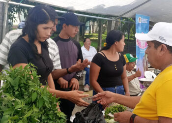 Melchor de Mencos realiza Feria del Agricultor