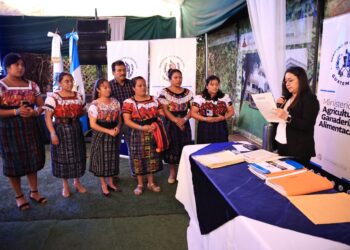 Mujeres organizadas buscan el desarrollo de Santa Lucía Utatlán