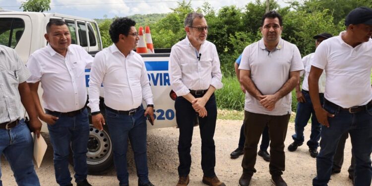 Ministro del CIV sostiene reunión con autoridades de Petén para abordar temas relevantes de infraestructura