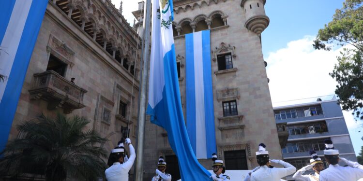 Gobernación rinde homenaje a la patria