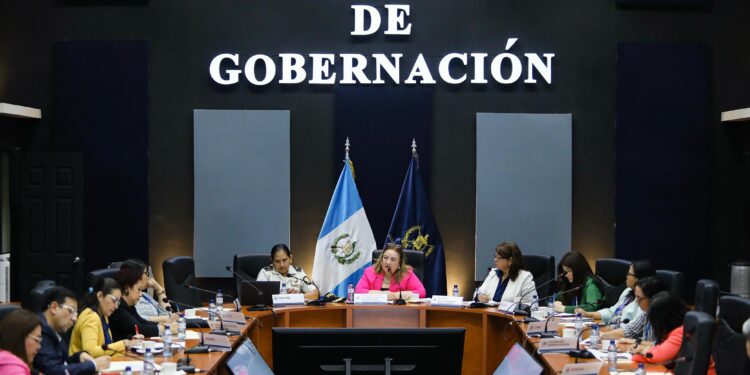 Fortalecen acciones para prevenir violencia contra la mujer