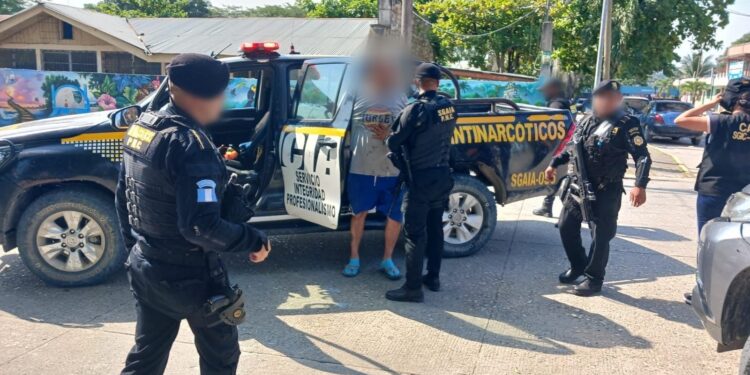 Salvadoreño con Alerta Roja internacional es detenido en Guatemala