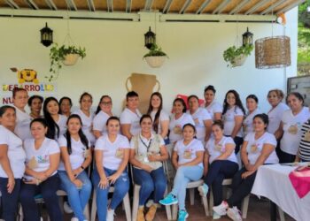 SESAN capacita sobre alimentación saludable a personal de CADIS en El Progreso