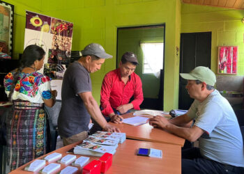 Brindan capacitan de comercialización en Santa Clara La Laguna, Sololá