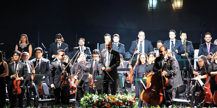 Concierto culmina actividades por el 80 aniversario de la Revolución