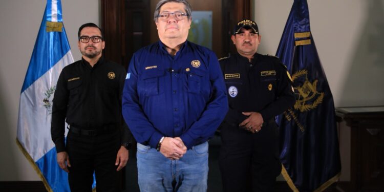 Desarticulan estructura criminal dedicada al tráfico de personas que era integrada por civiles y agentes de la PNC