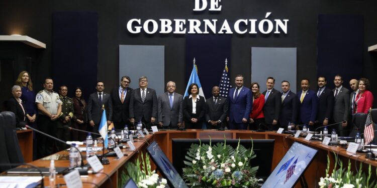 Guatemala y EE.UU. ratifican compromiso para combatir el crimen transnacional
