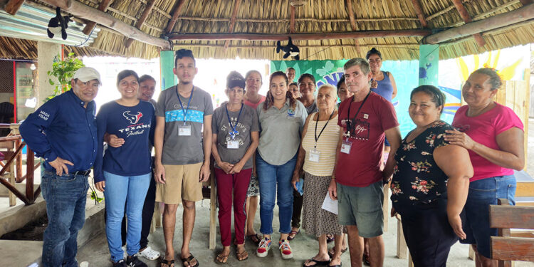 Pescadores artesanales de Sipacate, Escuintla, participan en jornada de registro