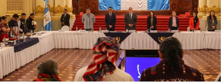 Ministro socializa Proyecto de Presupuesto 2025 con autoridades de los pueblos indígenas