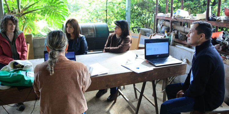 Se brinda apoyo a productores de aguacate para obtener certificación de exportadores