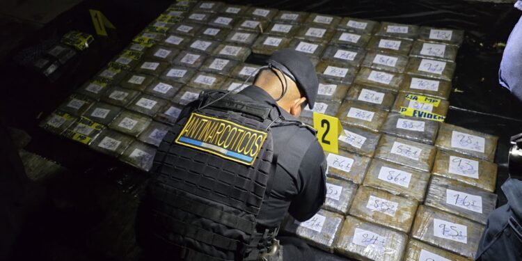 Decomisan otro millonario cargamento de droga en Coatepeque