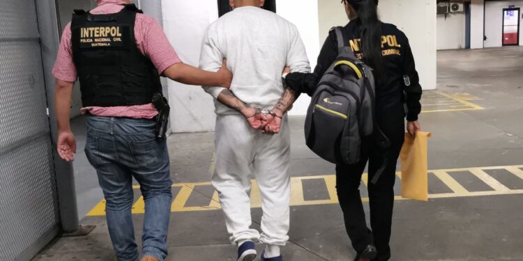 Interpol captura a otro de los 100 más buscados