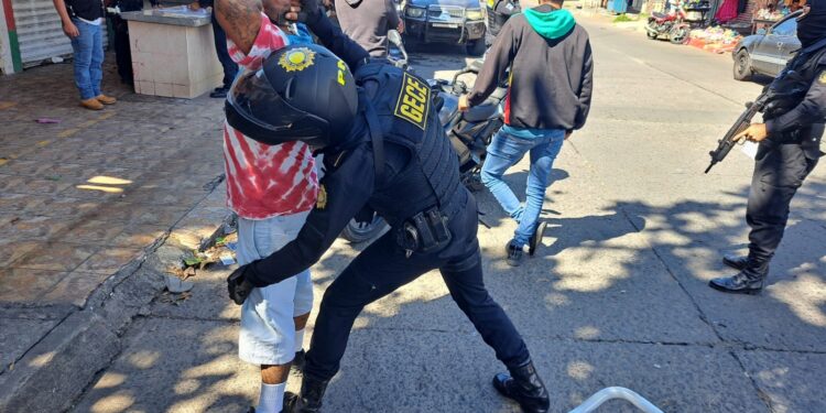 PNC y Ejército refuerzan seguridad ciudadana durante operativos conjuntos