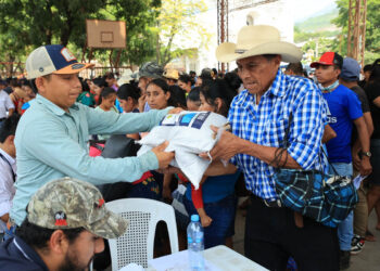 Entrega de semillas contribuye a la economía de municipios priorizados