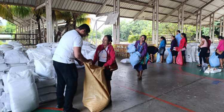 Familias de Chiquimula reciben Alimentos por Acción