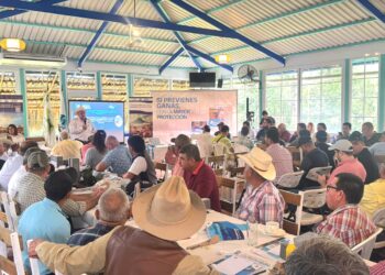 Ganaderos se capacitan para prevenir la propagación del Gusano Barrenador del Ganado