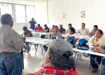 Imparten en Petén charlas de técnicas y prevención contra el Gusano Barrenador del Ganado