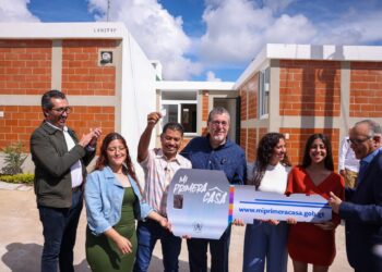 Gobierno entrega la primera vivienda del Programa Mi Primera Casa
