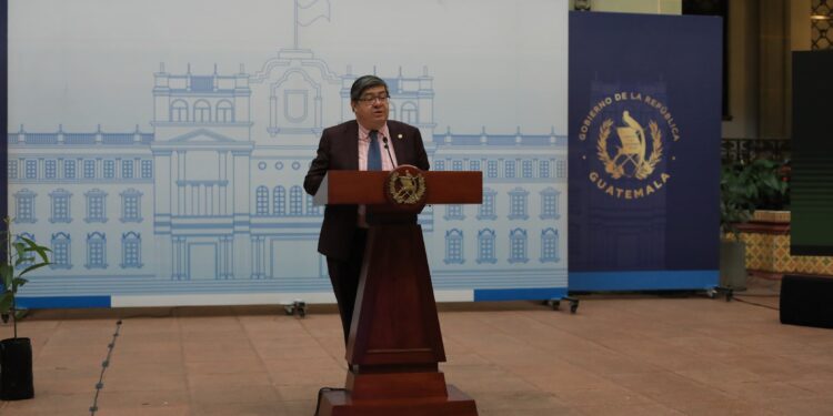 Ministro de Gobernación destaca histórico traslado de reos a Renovación I