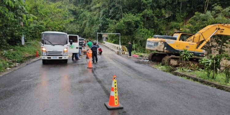 CIV avanza en trabajos en el km 284 de la RN-01 San Marcos
