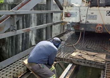 Reparan plancha del puente Chixoy, en Ruta Nacional 7W