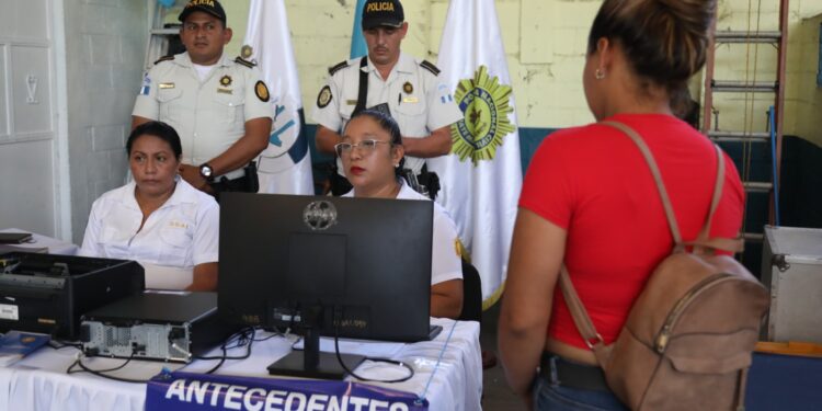 Jornada Móvil acerca los servicios a la población de Masagua