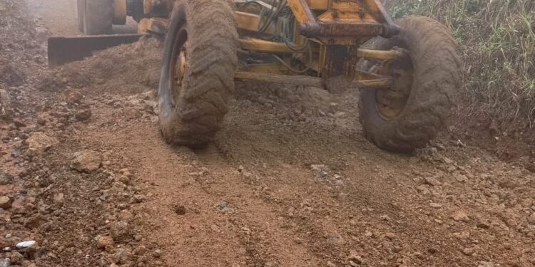 Continúan trabajos de mantenimiento en San Cristóbal Verapaz