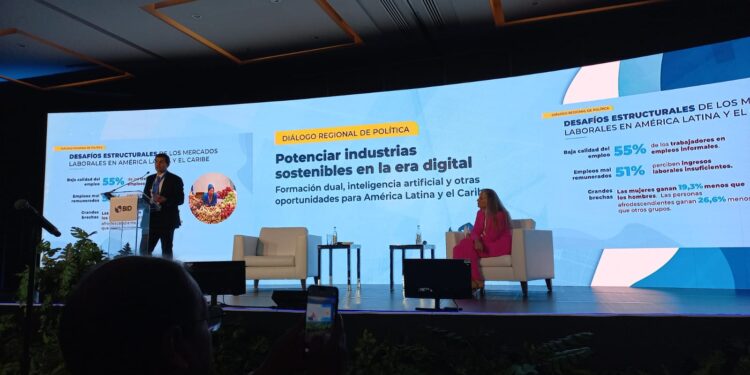Diálogo Regional de Política para Potenciar Industrias Sostenibles en la Era Digital