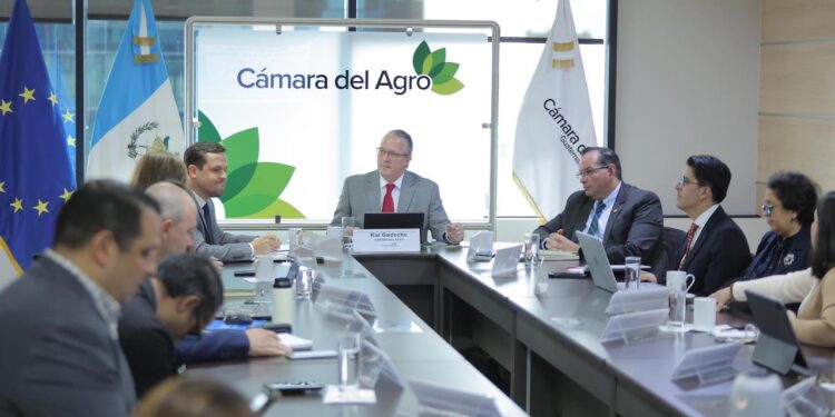 Reunión con la Cámara de Agro busca fortalecer el Sector Agroexportador