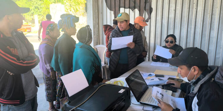 Bono Campesino llega a Coatepeque y Zunil para fortalecer la producción local