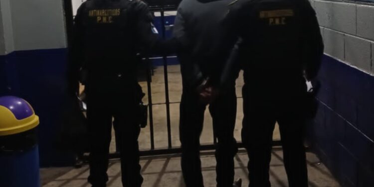 Operativos policiales dejan 88 capturas, incautación de drogas y confiscación de armas ilegales