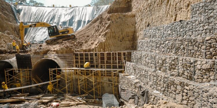 Avanzan con éxito los trabajos de recuperación en la autopista Palín-Escuintla