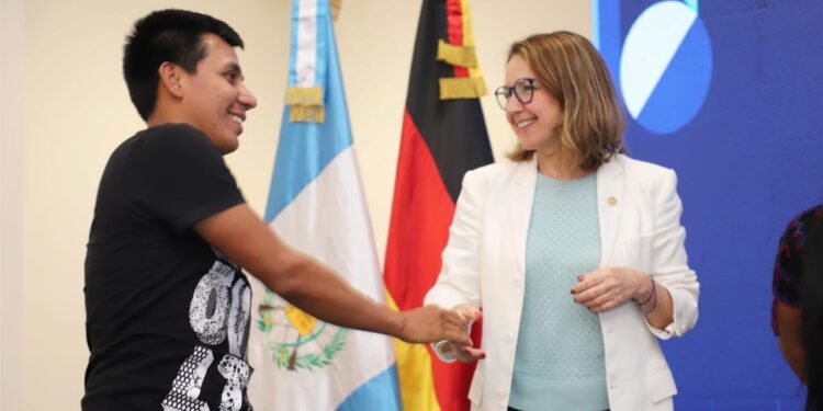 Más de 5 mil familias de Quiché fueron beneficiadas por el Proyecto Canje de Deuda