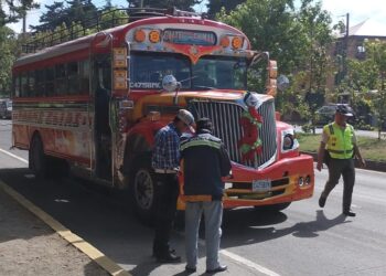 DGT refuerza la seguridad vial al verificar más de 2 mil buses extraurbanos y mejora la extensión de permisos a través de QR a transportistas de productos esenciales en las festividades de fin de año 